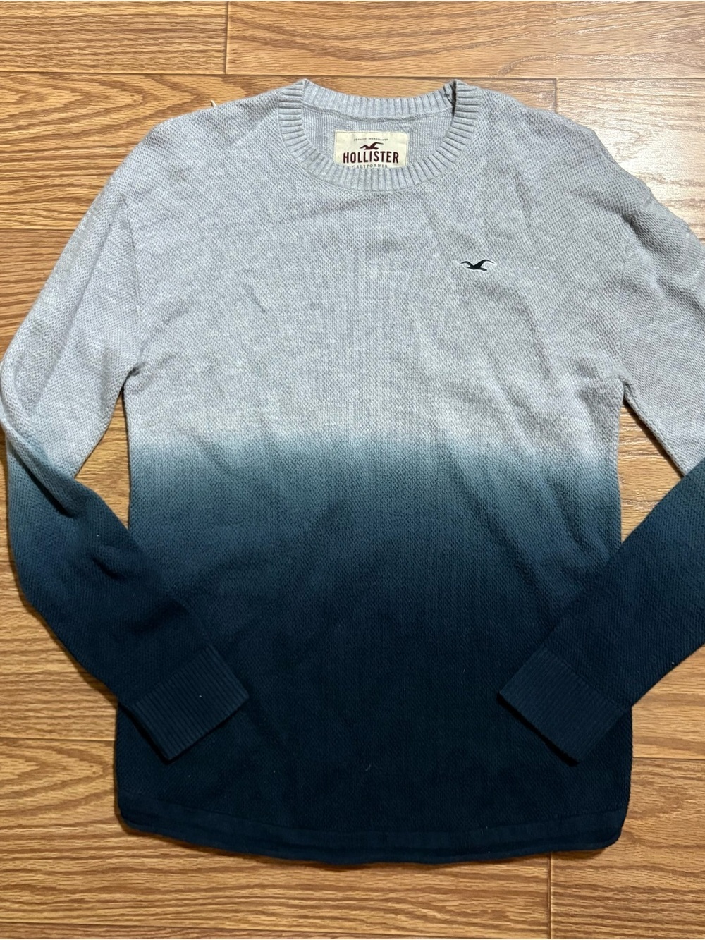Hollister Men’s Gray Blue Ombré Gradient Crewneck Knit Sweater Small Preppy